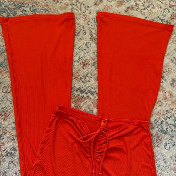 Skims Soft Lounge Ribbed Open Back Top/Ruched Pant Set NWOT - Picture 9 of 10